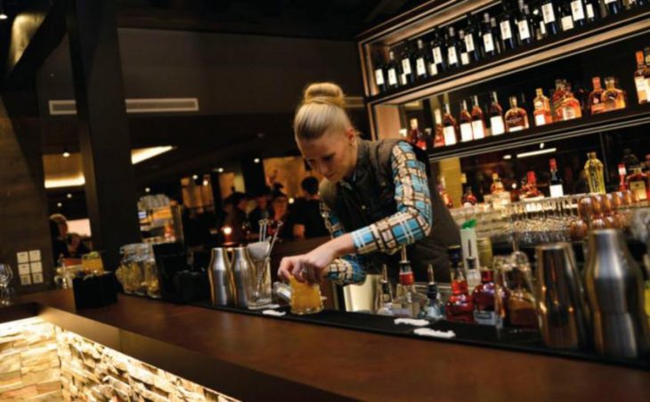 Hyatt Centric La Rosiere, La Rosiere, Bar Counter